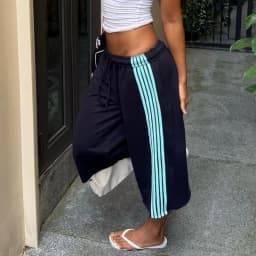 Preppy Loose Jogger Pants Women Y2K Striped Side Cropped Wide Leg Sweatpants Elastic Waist Capri Trousers Sporty Streetwear