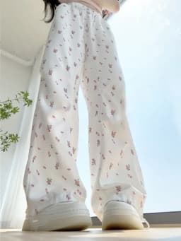 American Casual White Flower Print Cargo Pants 2026 Autumn New High Waist Y2k E-Girl Straight Wide Leg Women