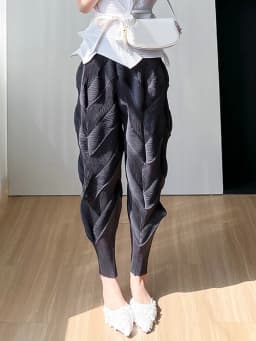 Miyake Pleated Pants Women Elastic Wiast 2023 New Summer Versatile Casual Pencil Trousers Solid Color Female Fashion Pants