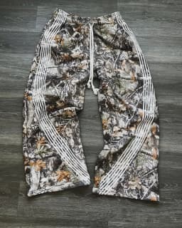 Y2K Brown Low Rise Casual Sweatpants Women Gothic Retro Cherry Blossom Graphic Print Elastic Waist Trousers Straight Leg Pants