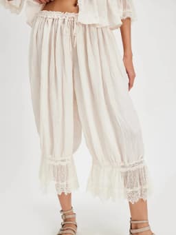 Women's Y2K Loose Fit Bloomers Cropped Pants Drawstring High Waist Floral Lace Patchwork Calf-Length Lantern Trousers