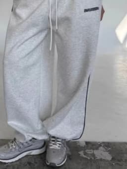 Spring wide leg sports pants, loose straight leg casual pants, comfortable stripes, trendy prints for men and women