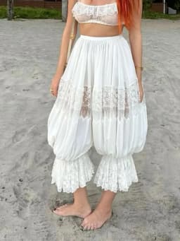 Women's Long Lace Bloomers Casual Loose Fit Stylish Solid Lace Floral Drawstring Mid Rise Crop Pants Dressy Y2K Trousers 2025