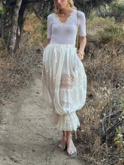 Women's Long Lace Bloomers Casual Loose Fit Stylish Solid Lace Floral Drawstring Mid Rise Crop Pants Dressy Y2K Trousers 2025