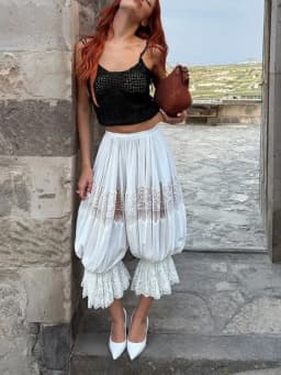 Women's Long Lace Bloomers Casual Loose Fit Stylish Solid Lace Floral Drawstring Mid Rise Crop Pants Dressy Y2K Trousers 2025