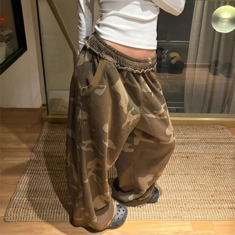 Hip Hop Y2k Women Pants Army Green Camouflage Loose Sweatpants Stylish Street Straight Leg Sweatpants Harajuku Retro Streetwear