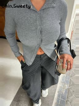 Chic Two Buttons Striped Pleated Trousers Women Loose Pockets Wide Leg Pants Female 2026 Spring Lady Commute All-match Pant New