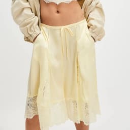 Combhasaki Women Knee Length Wide Leg Shorts Casual y2k Chic Floral Lace Hem Patchwork Elastic Mid Waist Bow Tied Loose Pants