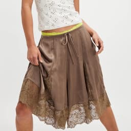 Combhasaki Women Knee Length Wide Leg Shorts Casual y2k Chic Floral Lace Hem Patchwork Elastic Mid Waist Bow Tied Loose Pants