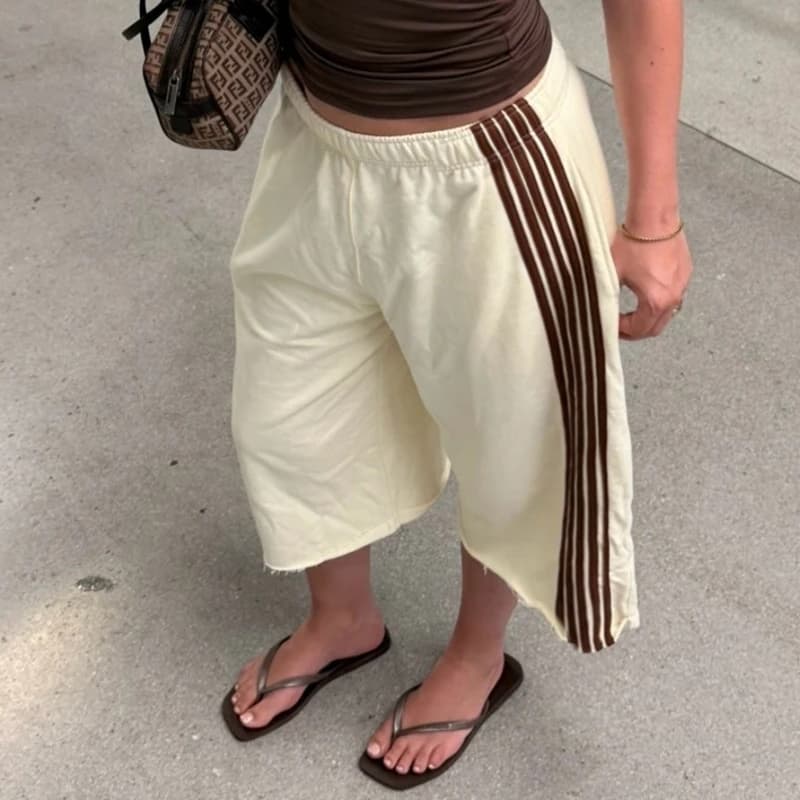 Women Y2K Striped Side Cropped Wide Leg Sweatpants Elastic Waist Capri Trousers Sporty Streetwear Preppy Loose Jogger Pants