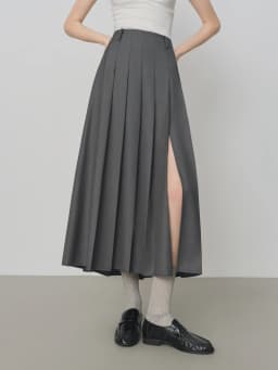 FSLE College Style Gray Retro Pleated Skirt For Women Autumn 2025 New Arrival Commuter Officelady Chic Long Skirt 25FS13198