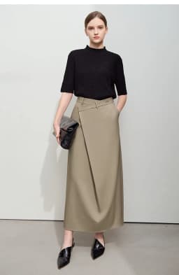 AMII Minimalist Half-body Skirt Women 2026 Autumn New Elegant Commuter Anti-wrinkle Asymmetric A-line Slim Long Skirt 12541053