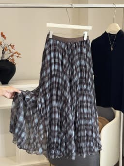 Autumn women's mesh plaid mid skirt color blocked high waisted new pleated loose umbrella skirt A-line luxurious half skirt 2026