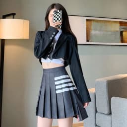 Gray School Style Women's  Skirt with Four Stripes Autumn Winter Short A-Line Pleated Skirt JK Skirt Design Sense