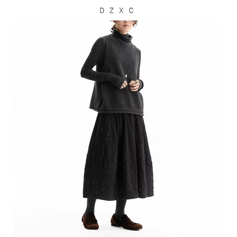 Versatile Umbrella Skirt~Autumn and Winter 100% Wool Jacquard Skirt for Women, Black Flower Bud Skirt