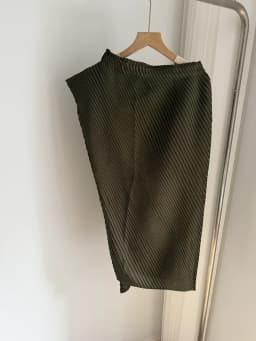 Miyake Pleated Plisse Skirt 2026 Spring New Design Pleats Jupe Women Black Irregular Split Mid-Length Texture Fold Half Skirt