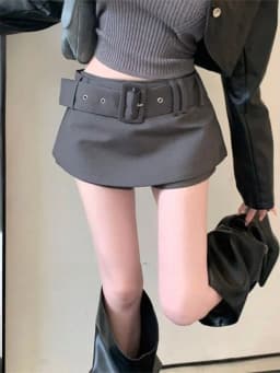 High Waist Bodycon Skirt Women's Fashion Design Versatile Short Skirts Prevent Exposure Autumn New Arrival Slimming Skirts