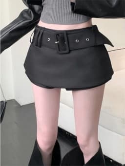High Waist Bodycon Skirt Women's Fashion Design Versatile Short Skirts Prevent Exposure Autumn New Arrival Slimming Skirts