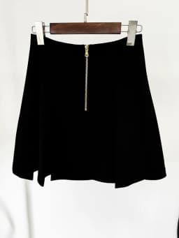 HIGH STREET 2026 Newest Fashion Stylish Designer Women Large Metal Buckle Decoration Pleated Mini Skirt
