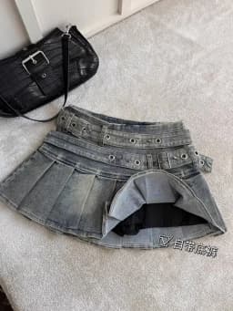 American Vintage Streetwear Sexy Denim Skirts Women's Belt Buckle High Waist Pleated Y2k Skirts Hottie All-match Short Skirt New