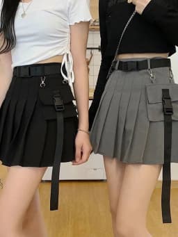 Zoki Harajuku Belt Pleated Cargo Skirt Women Fashion Gothic High Waist Pocket Mini Skirts Fashion Summer Lady A Line Black Skirt