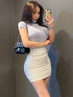 White Pleated Bodycon Skirt Women's High Waist Elastic Slimming Sexy One Step Skirt Korean Style Autumn 2026 Commute Simple