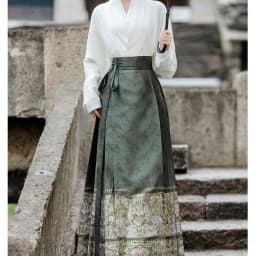 Chinese Style Dark Green Pleated Mamianqun for Women Traditional Hanfu Skirt with Landscape Floral Brocade Elegant Slim Skirt