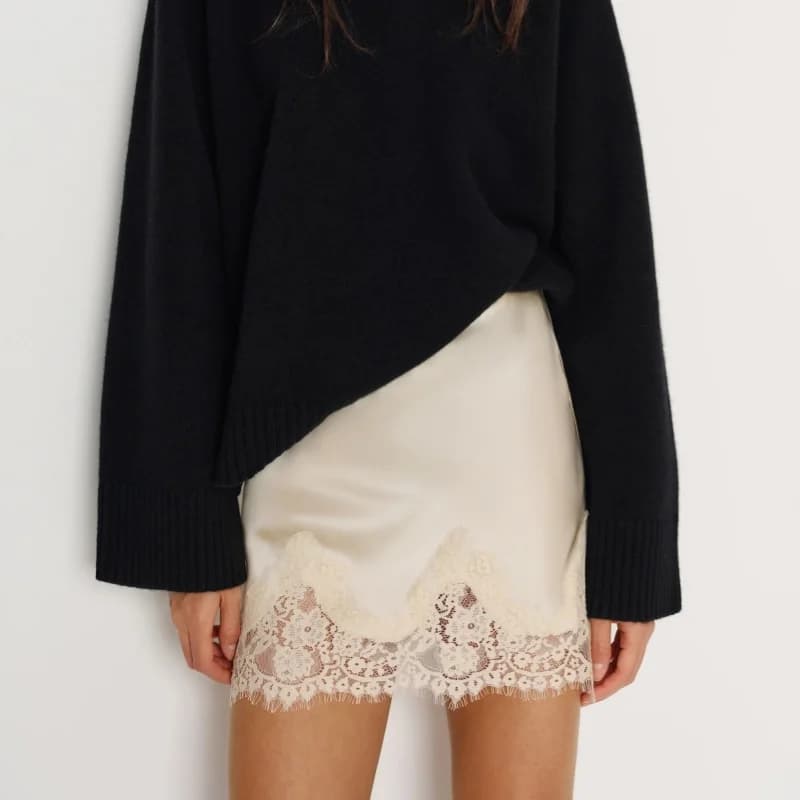 Women Y2K Lace Floral Hem Skirts Satin Silk Solid Color High Waisted Short Skirts with Scalloped Street Matching Outfits