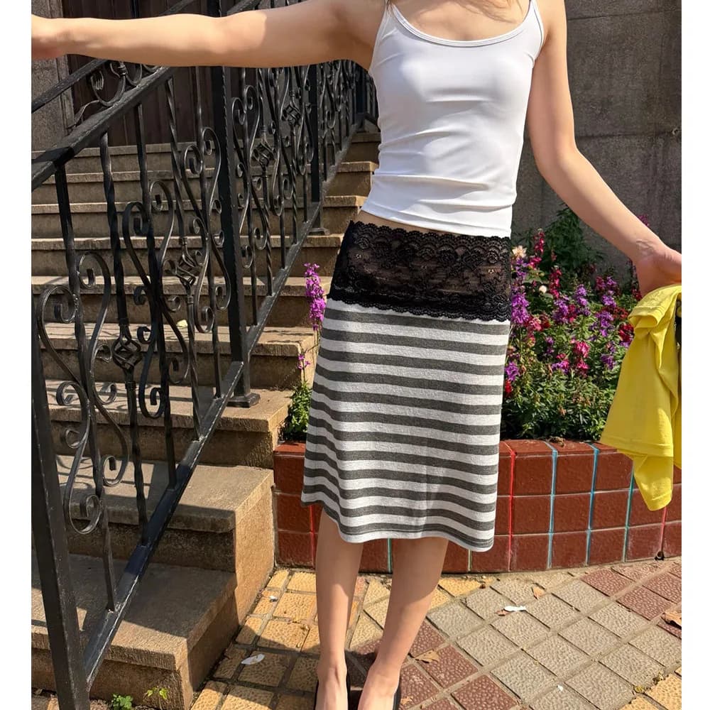 Women Vintage Lace Trim Mini Skirts Low Waist Fold Over Y2K Aesthetic Striped Patchwork Slim Fits Going Out Skirts Streetwear