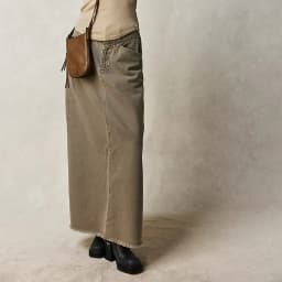 Combhasaki Women Y2K Vintage Button Mid Waist Denim Long Skirt Solid Color Tassel Raw Hem A-line Skirts with Pockets Streetwear
