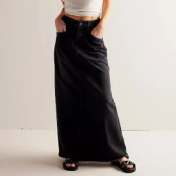 Combhasaki Women Y2K Vintage Button Mid Waist Denim Long Skirt Solid Color Tassel Raw Hem A-line Skirts with Pockets Streetwear