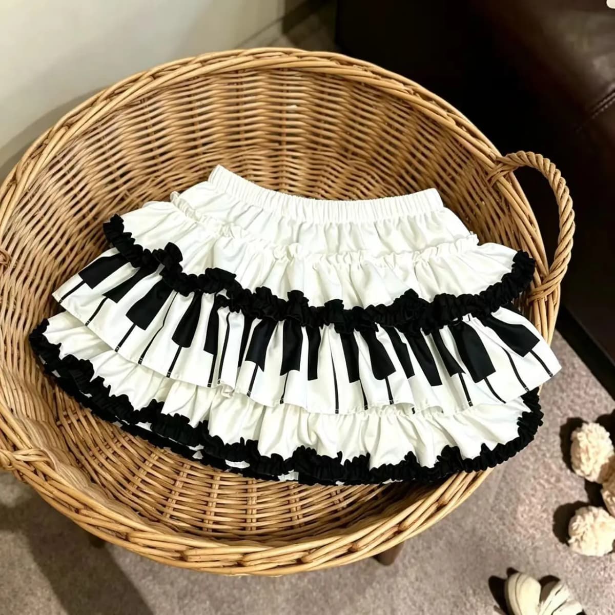 Subculture black and white piano key puffy versatile skirt punk rock mid-vintage style slimming and anti-exposure short skirt