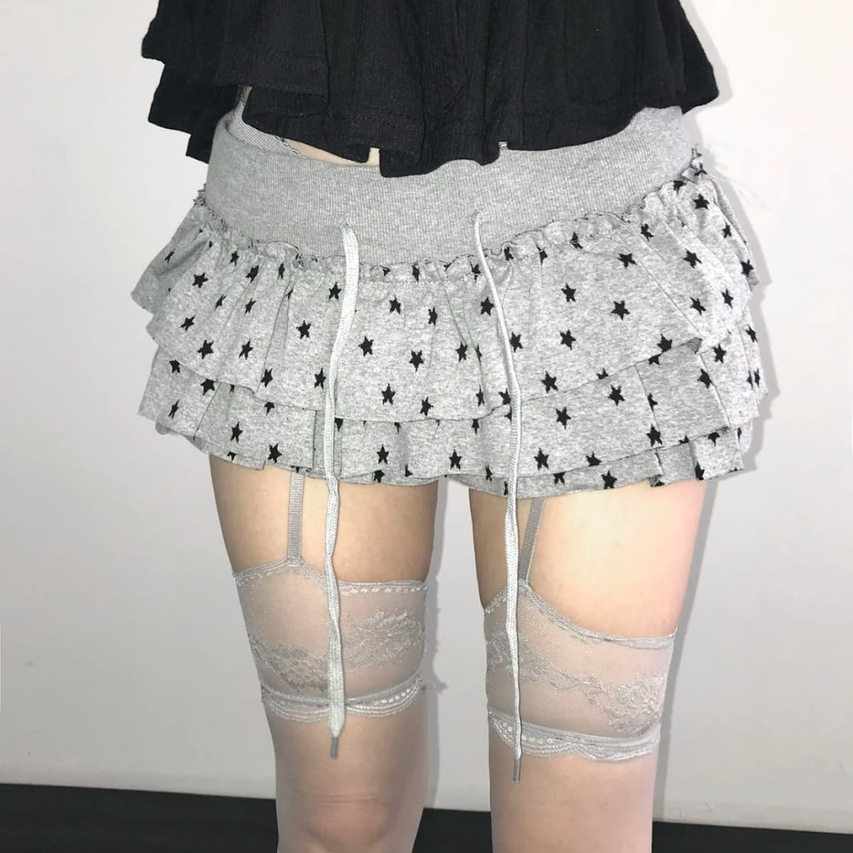 Women's Y2K Star Print Ruffle Mini Skirt High Waist Layered Flounce Shorts with Drawstring, Edgy Sweet Streetwear Spring Summer