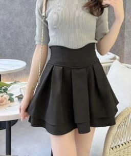 Japanese Lolita Black Skirts Women 2026 Spring Autumn New Radian Waistline Slim Short Pleated Female Mini Culottes