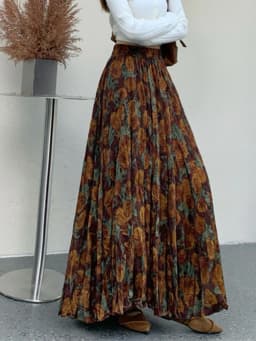 New Fashion French Retro Pleated Printed Midi Skirt For Women New Autumn Winter High Waist Slim Big swing A-line Long Skirt