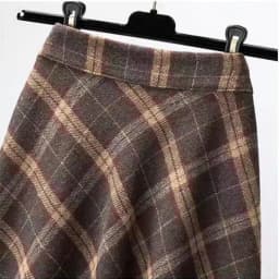Women Midi Skirt Elastic High Waist Plaid Print Skater Skirt A-Line Large Hem Casual Skirt Korean Thick Commuting Streetwear