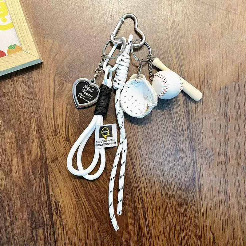 Cute Baseball Decor Keychain diy Fashion Bag Pendant sport travel Keychain Baseball Decor Key Chain Fashion Accessory for Gift