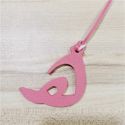 Wholesale Luxury Genuine Natural Leather Character Alphabet Arabic Letter H Keychain Backpack Pendant Ladies Women Bag Charm