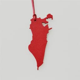 Factory Wholesale Custom Made Genuine Natural Leather Bahrain Map Keychain Ladies Backpack Pendant Women Men Bag Charm