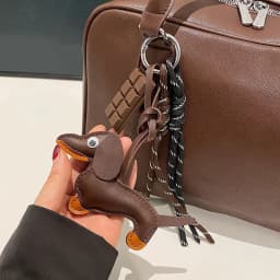 1PC Mens And Womens Pendants Vintage Brown Autumn And Winter Leather Sausage Dog For Mobile Phone Bags Keychain