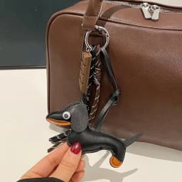 1PC Mens And Womens Pendants Vintage Brown Autumn And Winter Leather Sausage Dog For Mobile Phone Bags Keychain