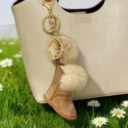 Cute Fur Keychains Hand-sewn Leather Key Chains For Bag Pendants Car Key Fashion Women Couple Festival Gift Keyrings Accessories