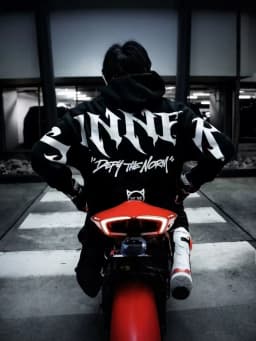Men Street Reflective Hoodie Y2k Style Gothic Long‑sleeve Pullover Hooded Sweatshirt Loose‑fit Motorcycle Rider Night Outing New