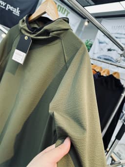 Loose Fit Outdoor Hoodie Sweatshirt Men Women Thin Bubble Cloth Crew Neck Pullover Hat Design Polyester Spandex Blend