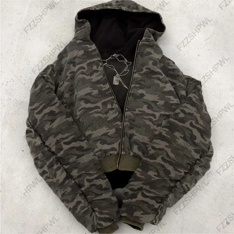 The 2025 new men's zippered short coat is in high street American style, loose, fashionable and unique, in military green