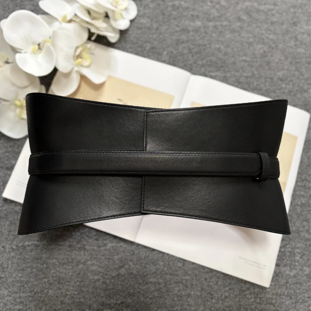 Minimalist Style Leather Belt with Hook & Loop Fastening, Wide Genuine Leather Women's Belt, Black Texture Wide Waistband