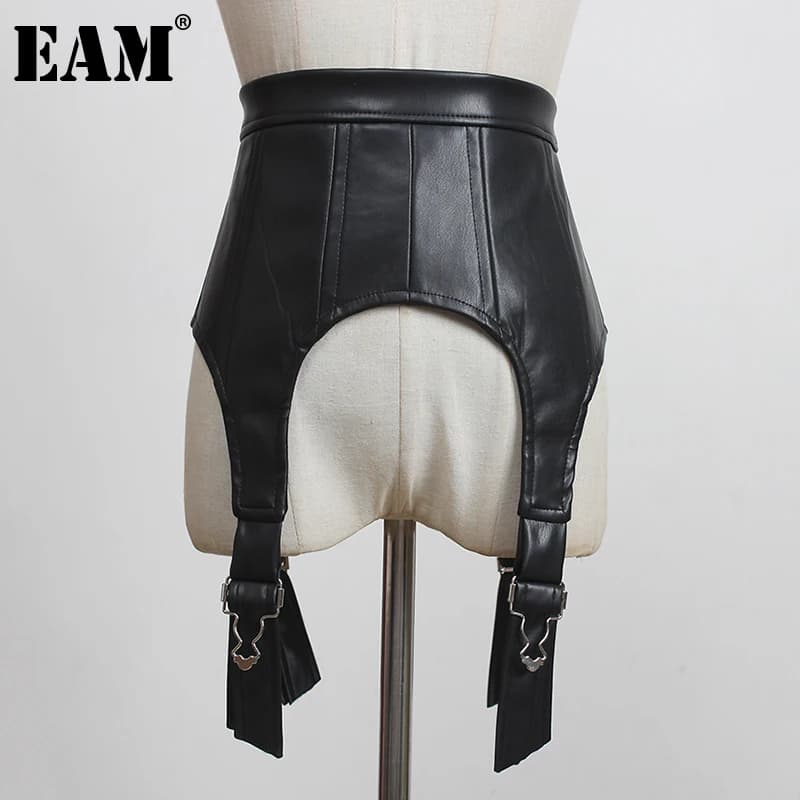 [EAM]  Black Zipper Metal Buckle Pu Leather Belt Personality Women New Fashion Tide All-match Spring Autumn 2026 1DD1938