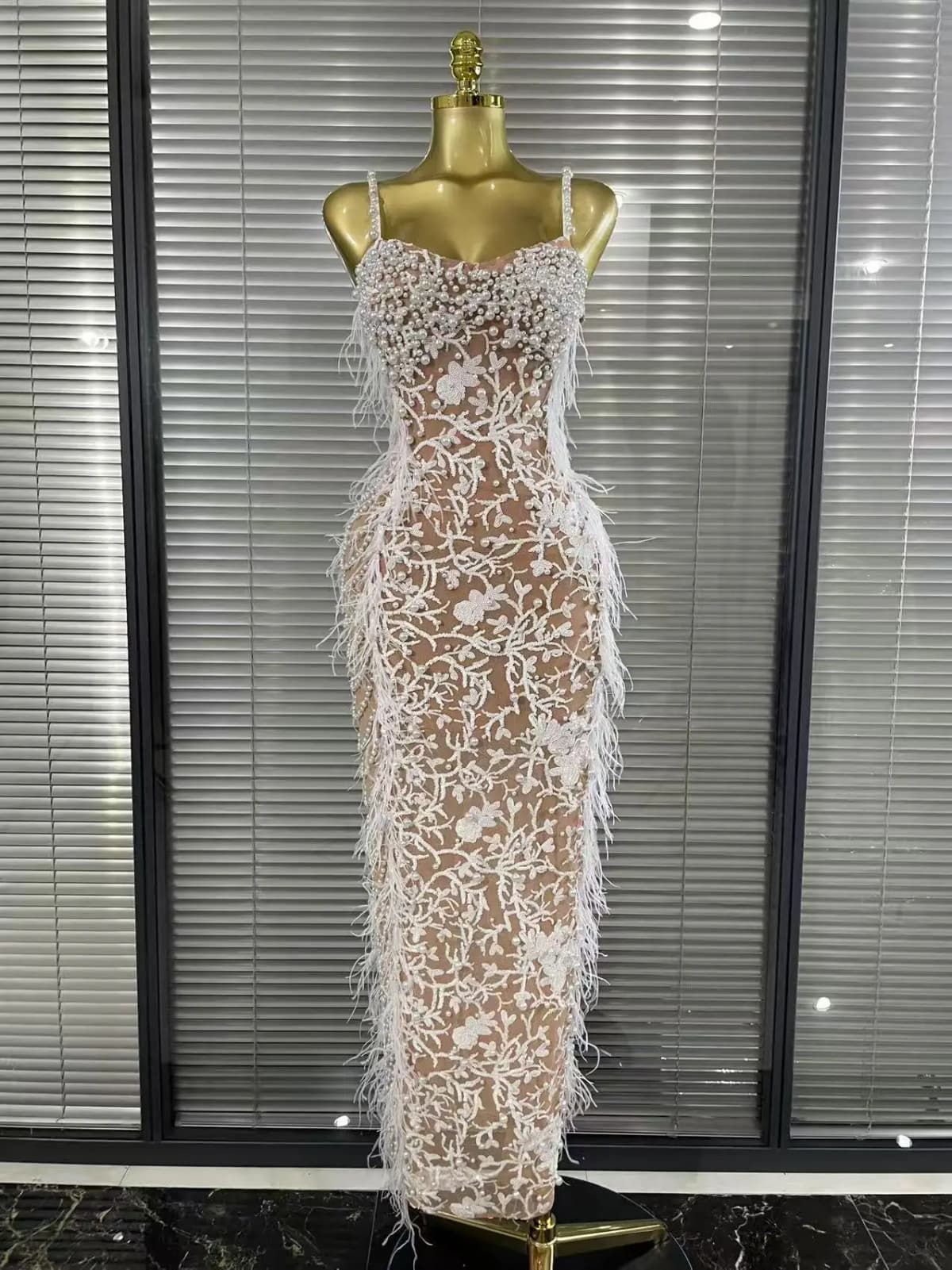 Luxury Women Sleeveless Sexy Strap Square Collar Shinning Beading Feathers Bodycon Long Dress Elegant Evening Party Wear