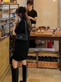 Retro Bubble Sleeve Knitted Short Dress Women Loose Sweater Dress round Neck Pullover Autumn New Style Comfortable Casual Dress