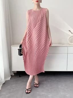 LANMREM Handmade Pleated Women's Sleeveless Summer Dress Wave Pattern Irregular Loose O-neck Mid-Length Pleated Dresses 2DB4814